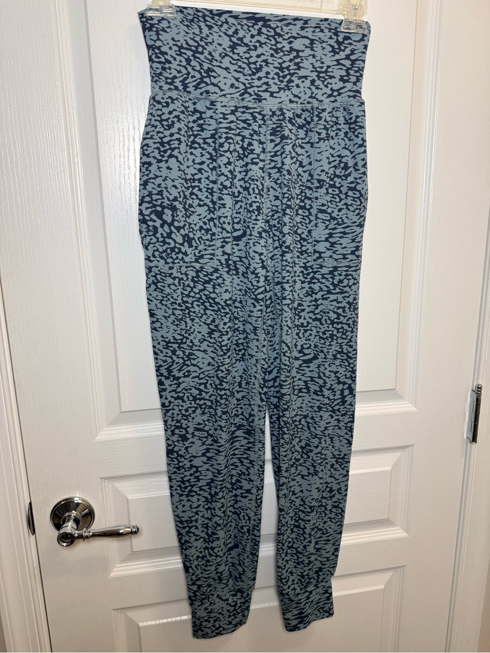 Athleta Blue/green Animal Print High-Waist Joggers XXS